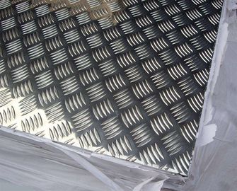China Anti - Vervuilend het Aluminiumblad van het Diamantloopvlak, de Plaatblad van de Aluminiumruit  fabriek