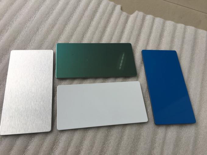 Glanzende Zilveren het Comité van de Aluminiumsandwich Decoratieve Buitenmuurcomités